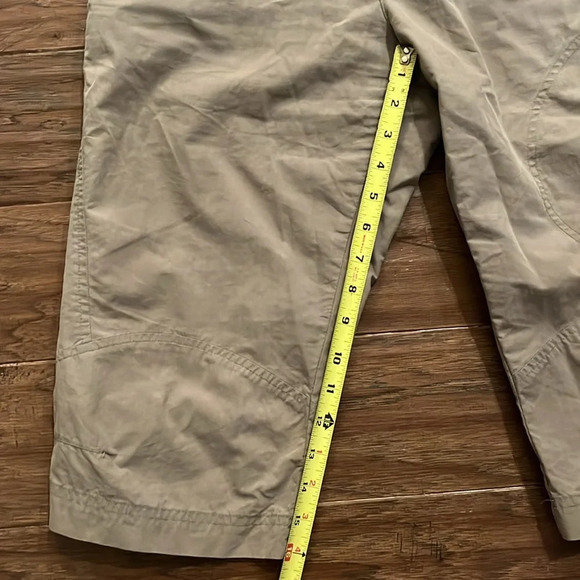 REI Women’s Tan Bermuda Shorts Size 6 - Picture 4 of 9